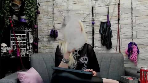 Miss Kazia online show from 10-06-25, 11:24