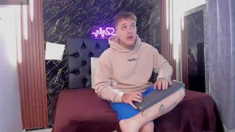 Keane online show from 11-11-25, 12:27