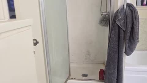 Snapshot of keepingmiyouth chatting on 01-12-25, 02:09 Dexter online show from 01-12-25, 02:09