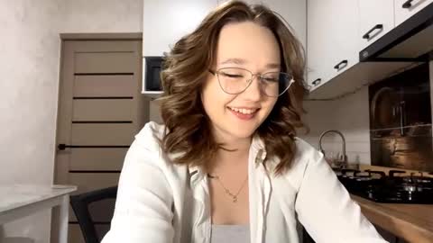 Snapshot of keeshatenn chatting on 02-25-26, 10:47 Velma online show from 02-25-26, 10:47