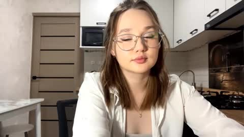 Snapshot of keeshatenn chatting on 03-02-26, 10:11 Velma online show from 03-02-26, 10:11