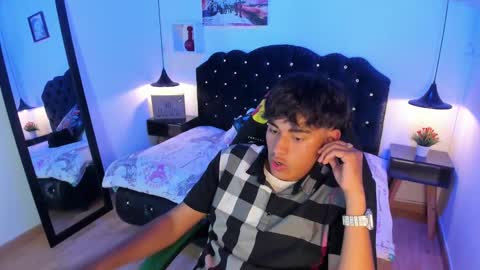 Snapshot of keevin_cross_ chatting on 03-07-25, 05:06 Keevin online show from 03-07-25, 05:06