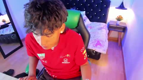 Snapshot of keevin_cross_ chatting on 03-08-25, 06:58 Keevin online show from 03-08-25, 06:58