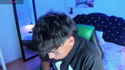 Snapshot of keevin_cross_ chatting on 03-11-25, 04:51 Keevin online show from 03-11-25, 04:51