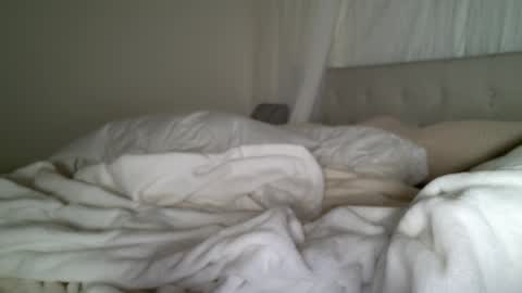 kehlanilove online show from 12-14-24, 05:40