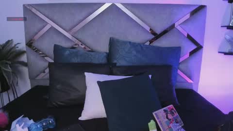 Keidy Monday to Saturday from 200 pm to 810pm  UTC-5 Colombia Time online show from 01-08-26, 07:05