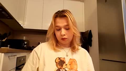 Lisa online show from 12-17-25, 11:49