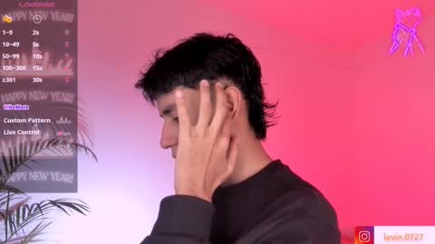 Alejandro Gonzalez online show from 12-21-25, 05:14