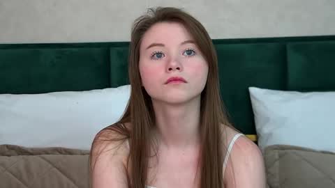 Snapshot of keiraace chatting on 11-16-25, 06:08 Keira online show from 11-16-25, 06:08