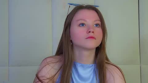 Snapshot of keiraace chatting on 11-21-25, 06:28 Keira online show from 11-21-25, 06:28