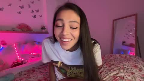 Snapshot of keirasworld chatting on 10-20-25, 12:44 keira online show from 10-20-25, 12:44