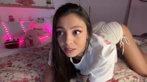 Snapshot of keirasworld chatting on 11-17-25, 12:27 keira online show from 11-17-25, 12:27