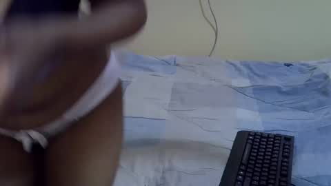 Snapshot of keleni1 chatting on 11-04-25, 09:19 keleni1 online show from 11-04-25, 09:19