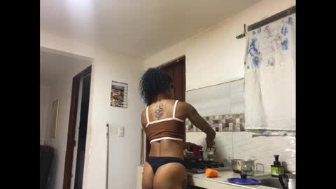 kelly__thomson online show from 02-11-25, 02:35