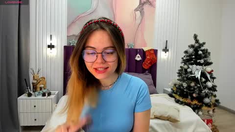 Kelly online show from 12-22-24, 01:12