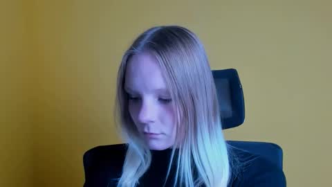 Kelly online show from 09-30-25, 05:18