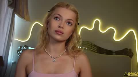 Kelly online show from 11-05-25, 05:40