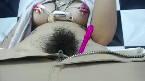 Snapshot of kelly_queenpussy chatting on 02-05-25, 01:44 KEY online show from 02-05-25, 01:44