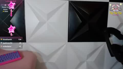 Snapshot of kelly_queenpussy chatting on 02-13-25, 12:13 KEY online show from 02-13-25, 12:13