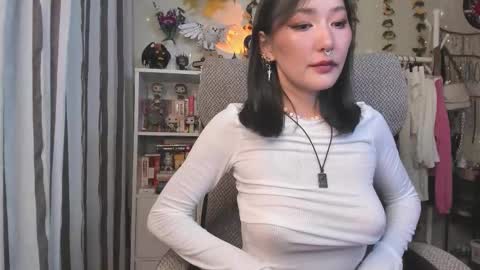 Snapshot of kellyasian chatting on 09-11-25, 06:24 Leia online show from 09-11-25, 06:24