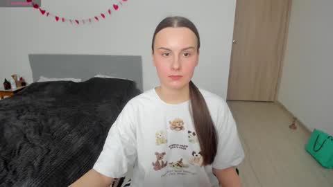 Snapshot of kellycartie chatting on 02-17-26, 12:01 Im Kelly online show from 02-17-26, 12:01