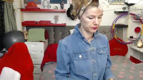 kelly online show from 12-31-24, 12:43