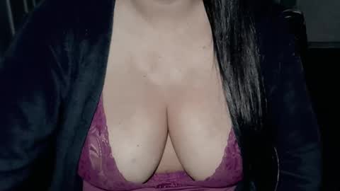 Snapshot of kellyshowpv chatting on 10-14-25, 02:23 Kellyshow online show from 10-14-25, 02:23