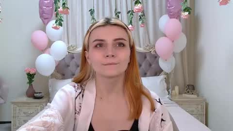 Kelly Stoneys online show from 03-11-25, 08:42