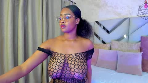 Kelly online show from 01-19-25, 05:26