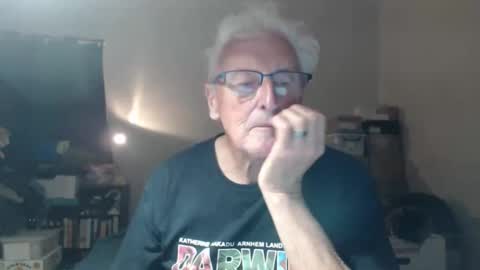 Snapshot of kencollingwood chatting on 10-11-25, 02:26 Ken online show from 10-11-25, 02:26