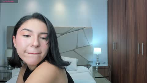 Kendall Jenner online show from 12-31-24, 04:38