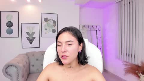 Kendall Jenner online show from 01-08-25, 04:12