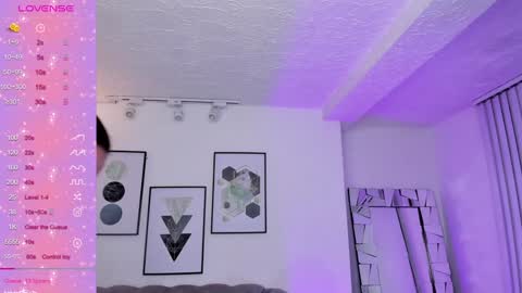 Kendall Jenner online show from 01-10-25, 11:00