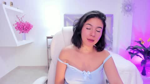 Kendall Jenner online show from 01-21-25, 04:43