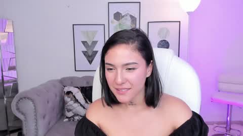 Kendall Jenner online show from 01-24-25, 07:08