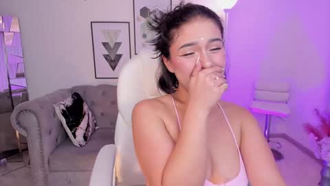 Kendall Jenner online show from 01-26-25, 03:38