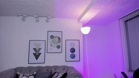 Kendall Jenner online show from 01-29-25, 08:18