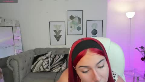 Kendall Jenner online show from 02-18-25, 04:26