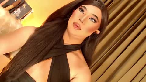 Snapshot of kendalair chatting on 10-22-25, 07:02 Ebony online show from 10-22-25, 07:02