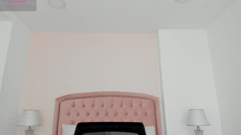 Kendall online show from 11-22-25, 06:23