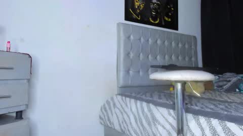 Snapshot of kendall__hot_sexy chatting on 10-09-25, 04:21 Kendall online show from 10-09-25, 04:21