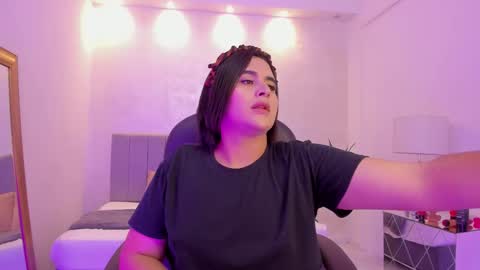 Snapshot of kendall_roous chatting on 10-17-25, 09:06 kendall_roous online show from 10-17-25, 09:06