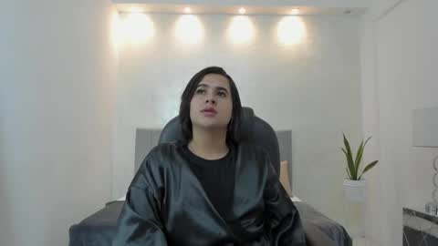 Snapshot of kendall_roous chatting on 10-18-25, 12:06 kendall_roous online show from 10-18-25, 12:06