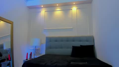 Snapshot of kendall_roous chatting on 10-28-25, 03:21 kendall_roous online show from 10-28-25, 03:21