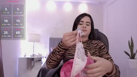 Snapshot of kendall_roous chatting on 11-13-25, 11:20 kendall_roous online show from 11-13-25, 11:20