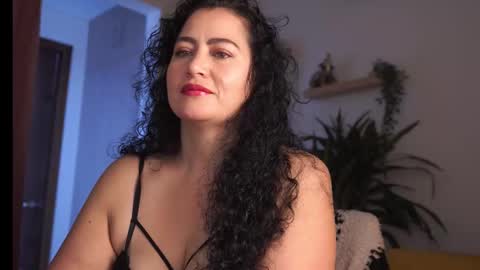 Snapshot of kendally_ chatting on 12-17-25, 12:22 kendally_ online show from 12-17-25, 12:22