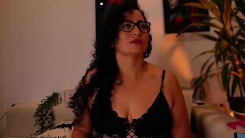 Snapshot of kendally_ chatting on 02-25-26, 12:37 kendally_ online show from 02-25-26, 12:37