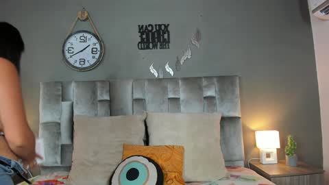   online show from 12-30-24, 01:37