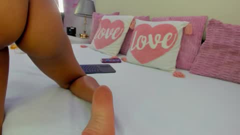 Kendal  online show from 11-26-25, 09:05