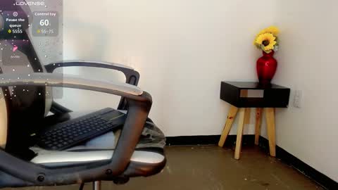 Kendra Bailey online show from 11-18-25, 07:07